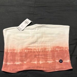 Hollister Cream and Black Top